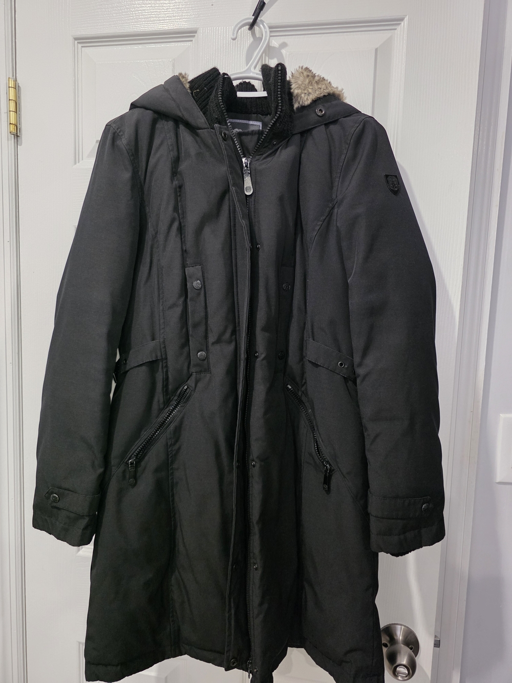 Vince Camuto Black Hooded Long Ski Parka with Faux Fur Trim